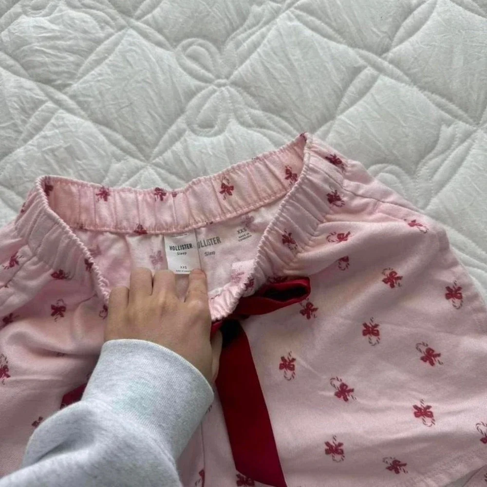 pink‎ hollister pj Christmas candy cane shorts with bow